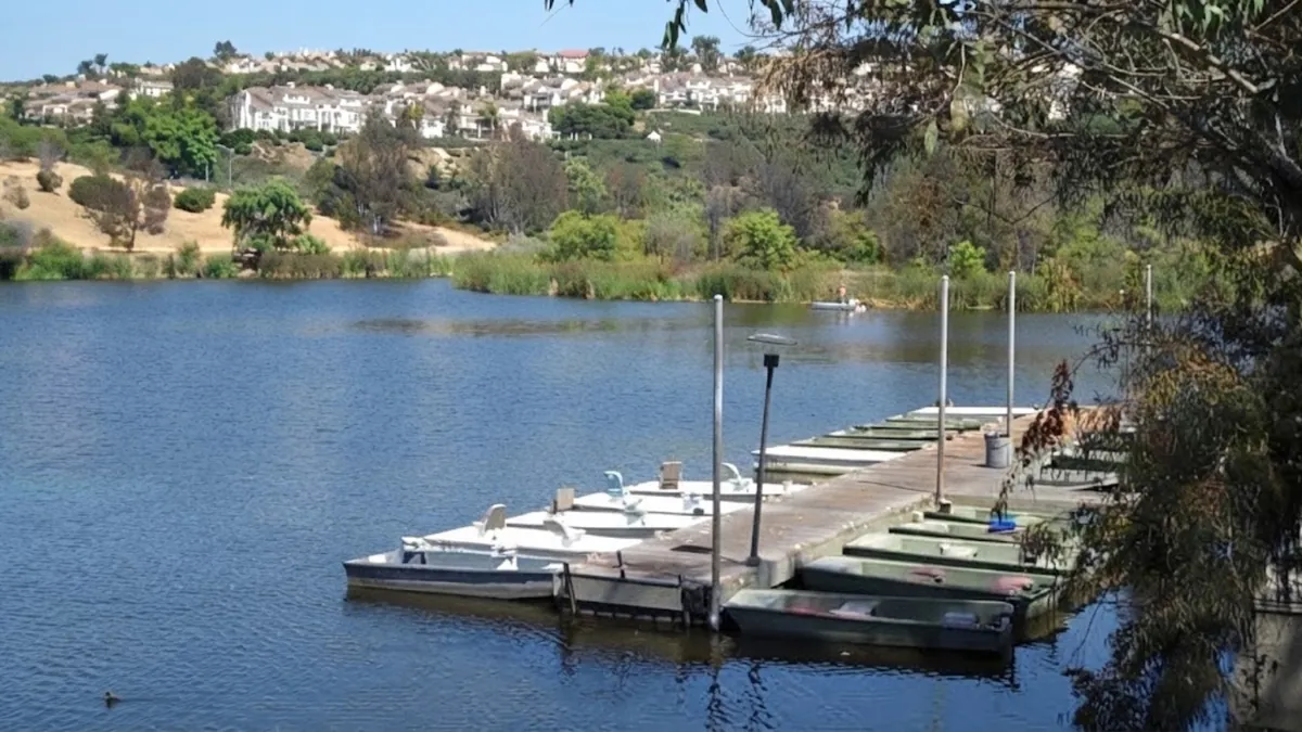 Laguna Niguel Regional Park lake and hills near the homes served by a Laguna Niguel plumber